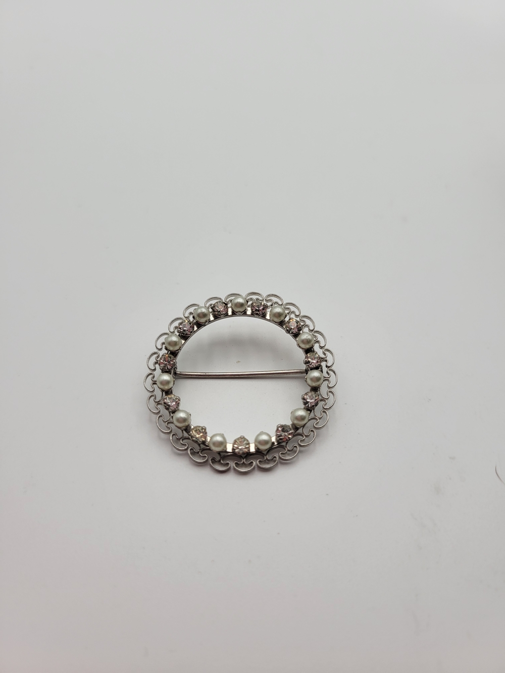 Vintage Krementz Cultured pearl and Silver tone Brooch
